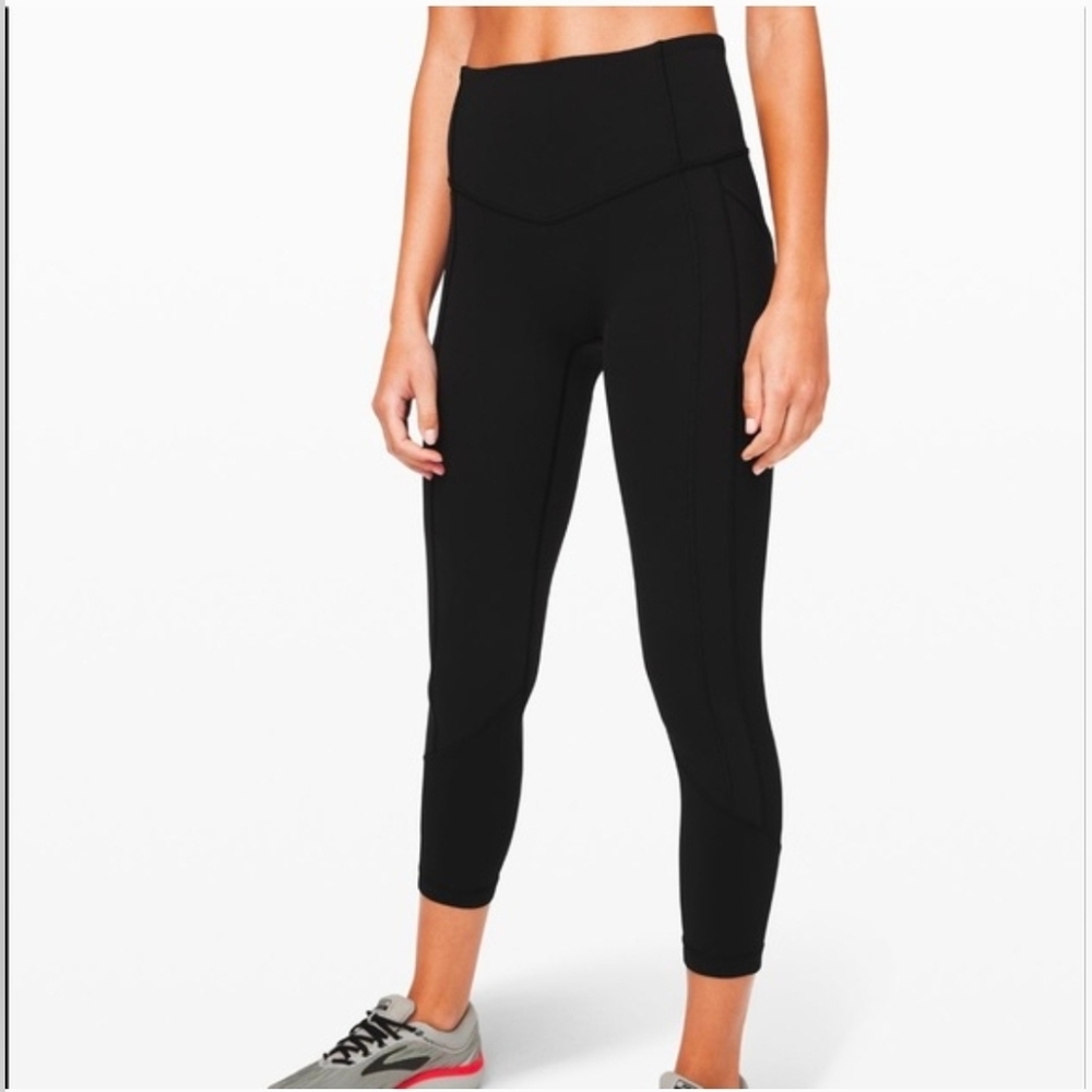 LULULEMON size 6 All The Right Places Cropped Leggings Black